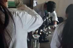 Bhagawati Studenti in laboratorio