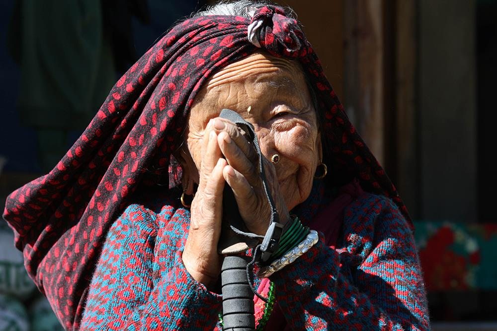 Anziana donna CiaoNamastè Nepal
