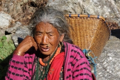 Donna e Segni della fatica CiaoNamastè Nepal
