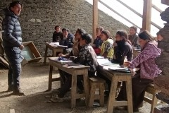 L'insegnante con i suoi alunni